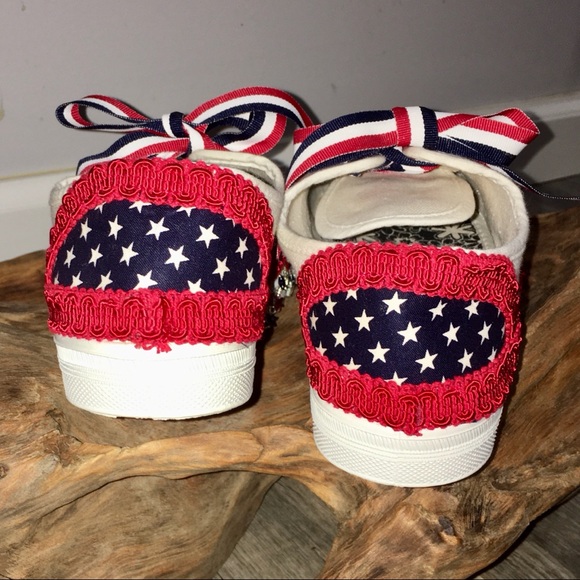 NWOB AMERICAN FLAG 4TH OF JULY CLASSIC CANVAS SHOE - Picture 3 of 7